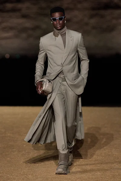 Look 26